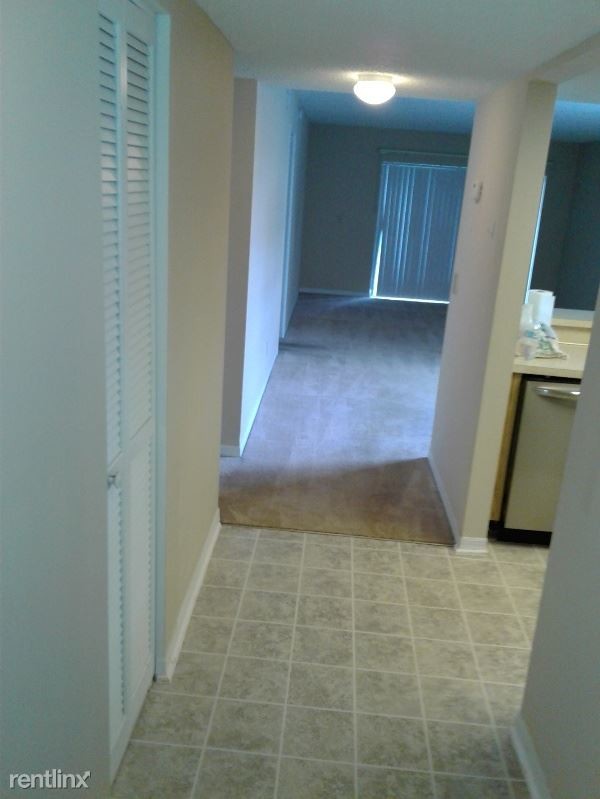 Building Photo - 2880 Regency Dr