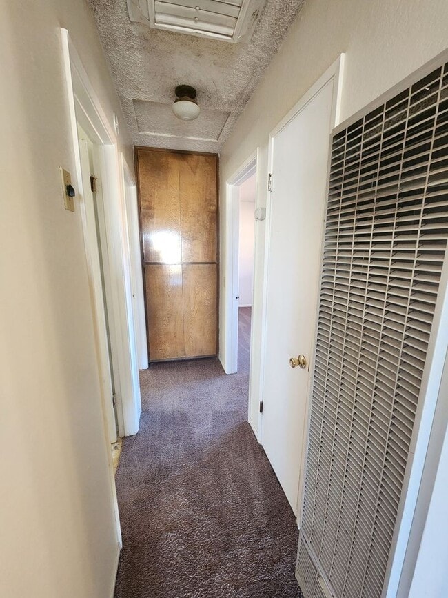 Building Photo - 6176 Abronia Ave