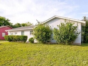 Building Photo - 308 E Grady Dr