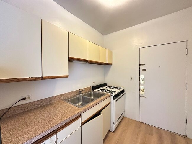 Foto del edificio - 1532 N Kedzie Ave
