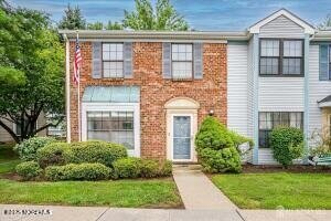 Foto principal - 369 Bromley Pl