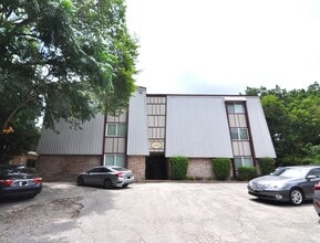 Building Photo - 2207 Leon St