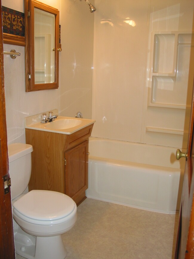 Bathroom - 3118 NE 55th St