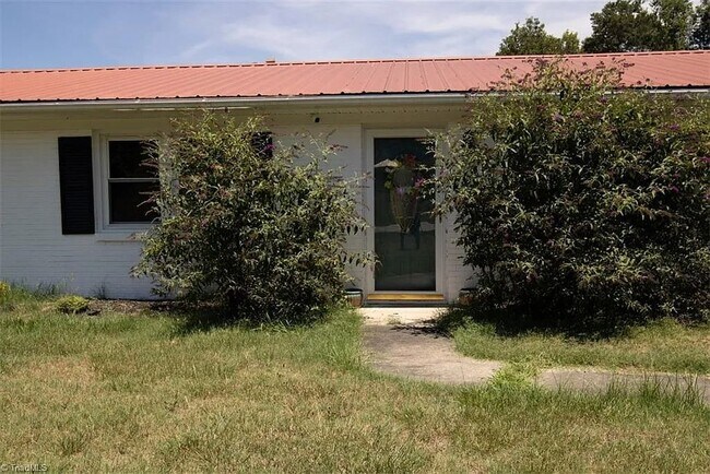 Building Photo - 2018 Union Cross Rd