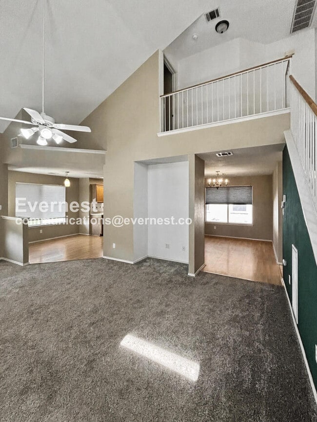 Building Photo - 3 Bed/2.5 Bath Home with Garage / Pet-Friendly / Coming Soon!