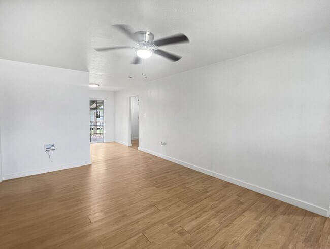 Foto del edificio - 4533 SW Beta Ave