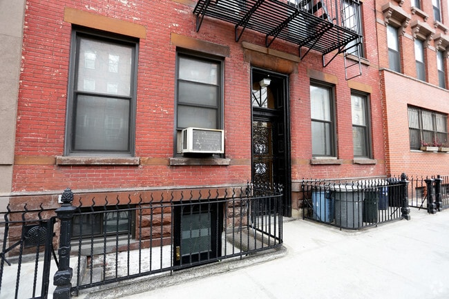 Building Photo - 509 Henry St