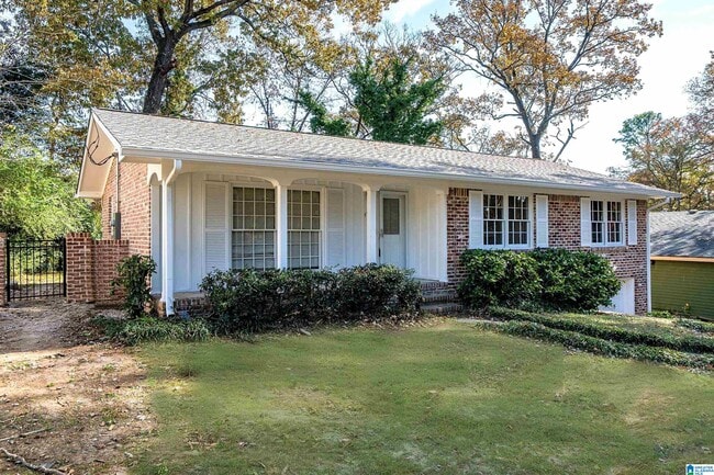 Building Photo - 1213 Oakwood St