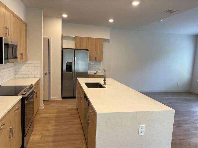 Building Photo - 2521 Appian Way