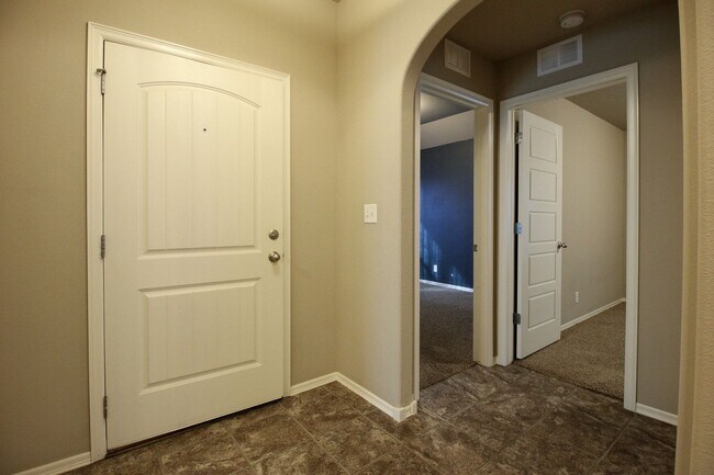 Foto del edificio - Custom Built 4 Bedroom In Southern Reserve...