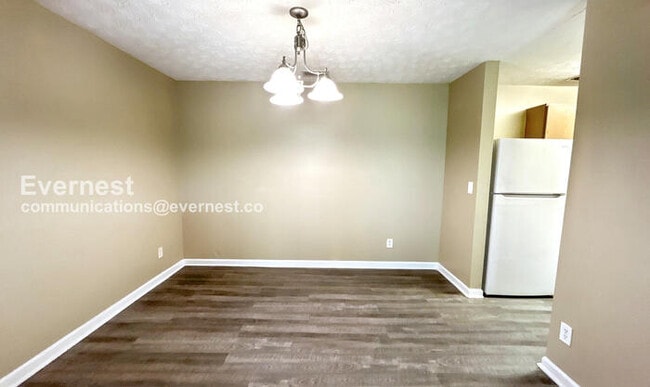 Foto del edificio - 3203 Fairington Ridge Cir