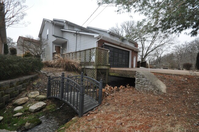 Building Photo - 150a Spring Valley Road