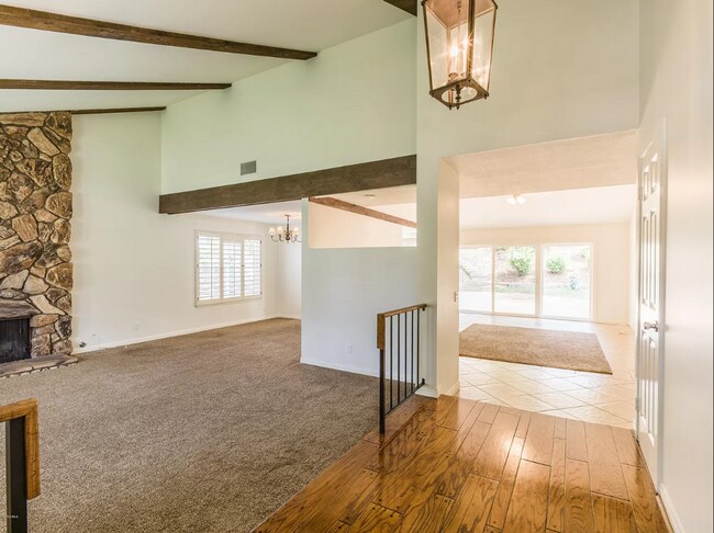 Foto del edificio - Beautiful 4 bedroom home in Agoura!