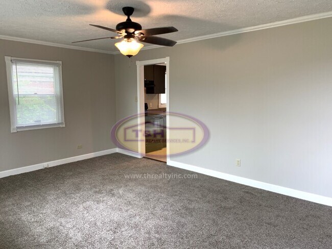 Building Photo - Adorable Ranch in Anderson!