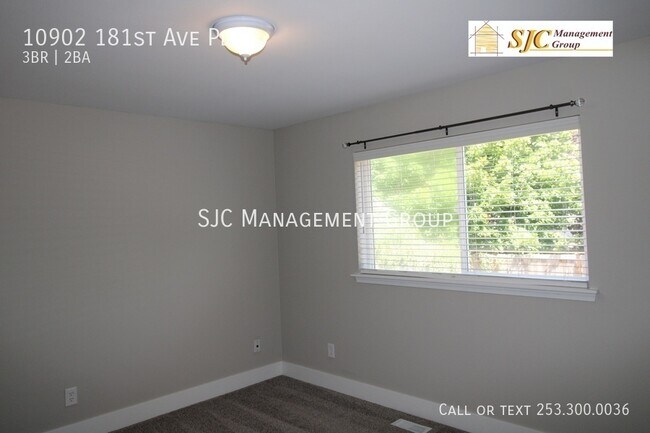 Foto del edificio - 10902 181st Ave Pl E