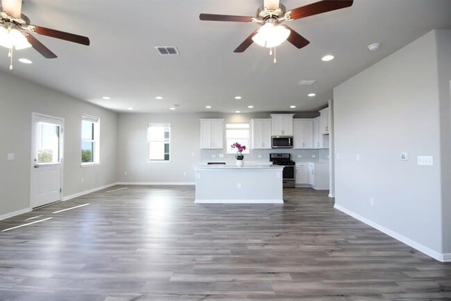 Foto del edificio - 6425 Pine Leaf Trail