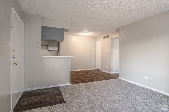 2BR, 1BA -796SF - Albion Apartments