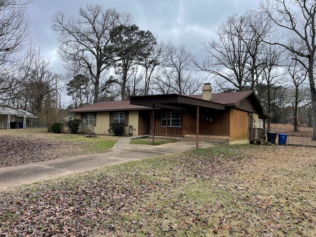 Building Photo - Gorgeous Southern Hills Home