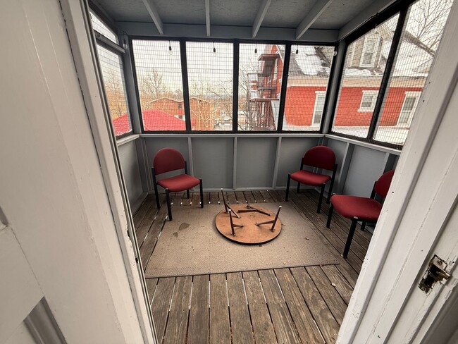 Building Photo - 110 N Gill St