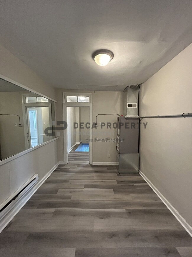 Building Photo - 205 Schirmer St