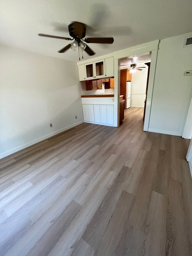 Building Photo - 133 El Olivar