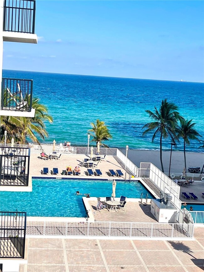Building Photo - 2201 S Ocean Dr