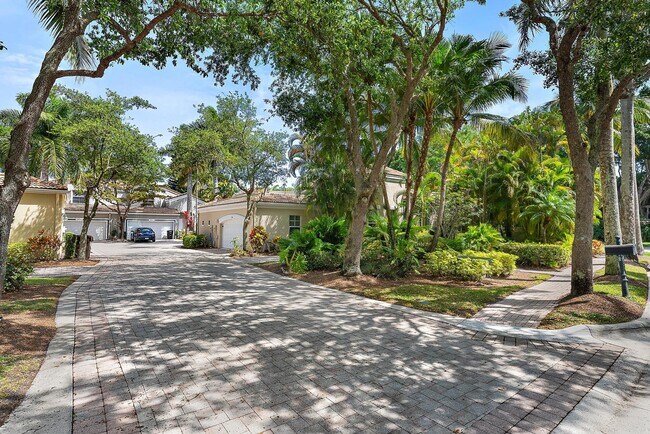 Foto del edificio - 7719 Azalea Ct