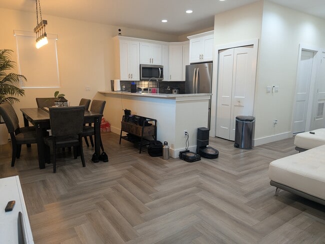 Foto del edificio - 8217 N Brooks St