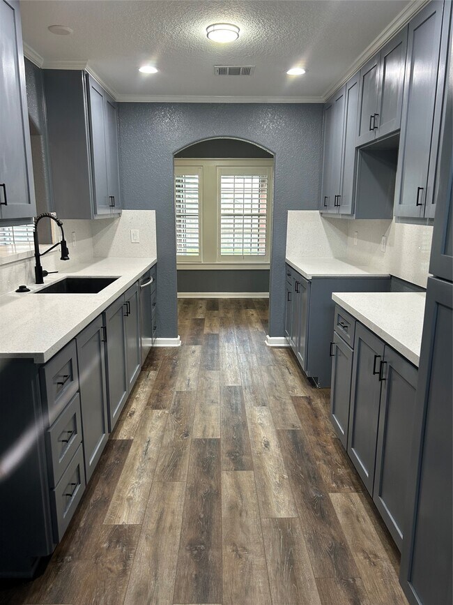 Foto del edificio - 2310 Townhall Ln