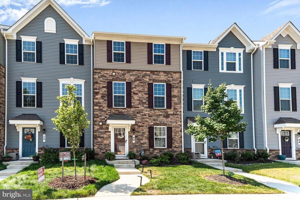 Foto principal - 68 Caswell Dr