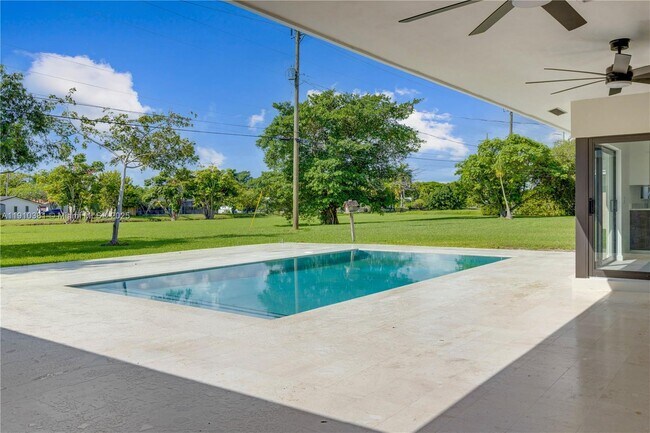 Foto del edificio - 8000 SW 139th Ter