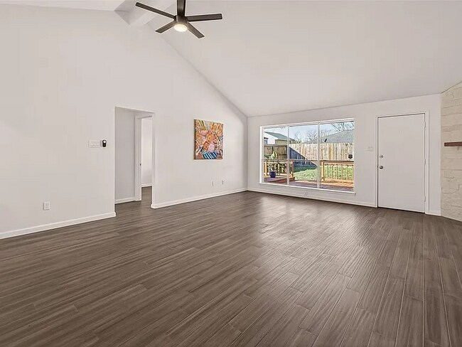 Building Photo - 1001 Eaglewood Ave