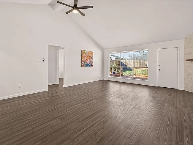 Foto del edificio - 1001 Eaglewood Ave