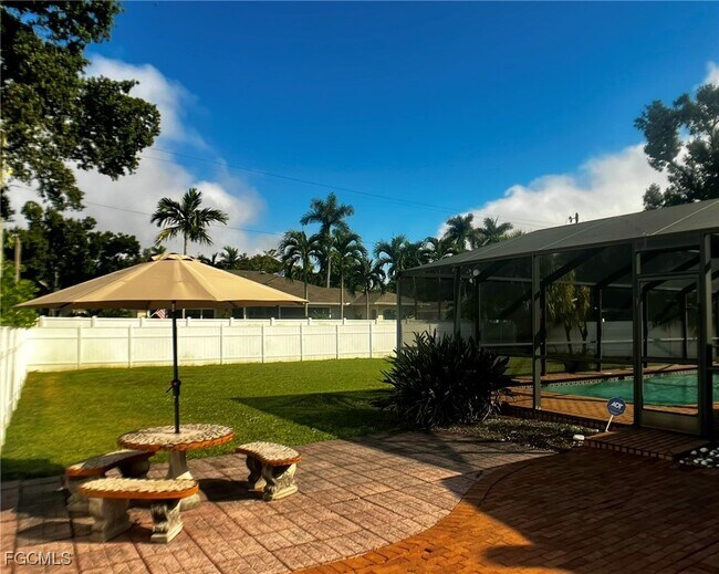Foto del edificio - 1263 Caloosa Dr