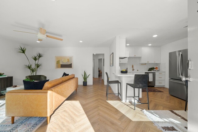 Foto del edificio - 345 Wisconsin Ave