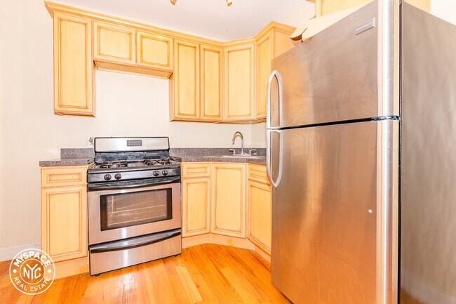 Building Photo - 707 Sterling Pl