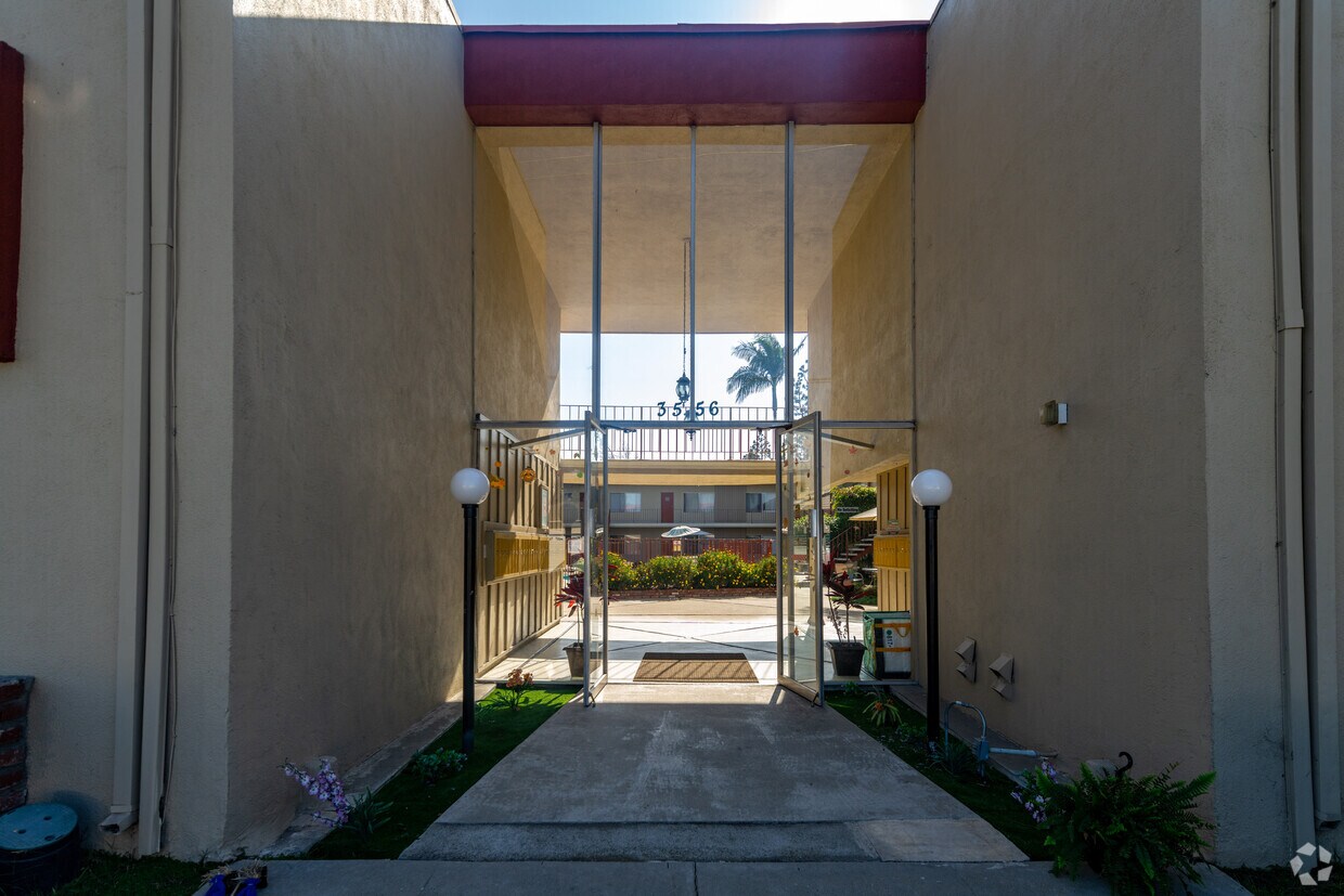 Arms Apartments in Torrance, CA