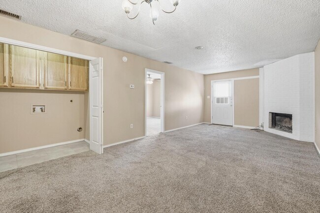 Foto del edificio - 246 Washington Blvd