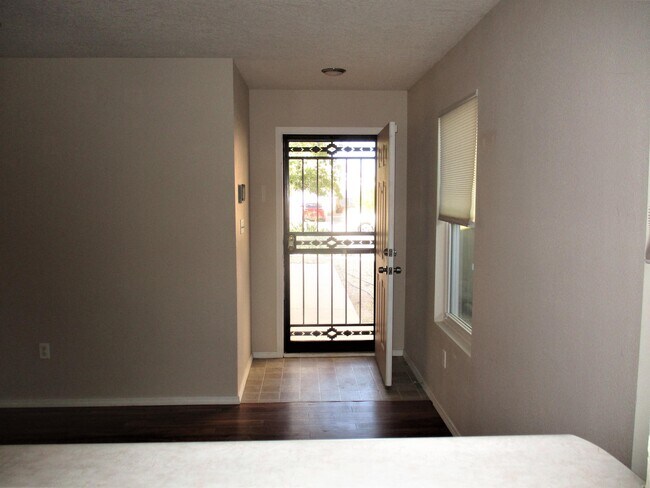 Building Photo - 11204 Whimbrel Ct SW