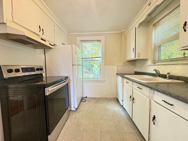 Photo - 273 Front St House