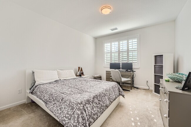 Large Master Bedroom - 4526 Copeland Cir