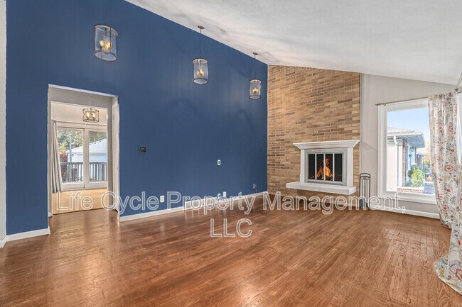 Foto del edificio - 1437 Lewison Ave NE