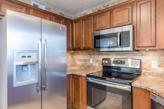 Foto del edificio - 3 Bedroom/2 bathroom Condo in Sandy
