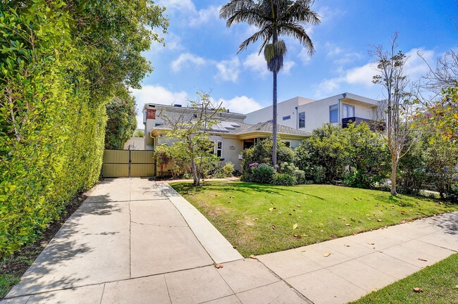 carport parking - 10450 Ilona Ave
