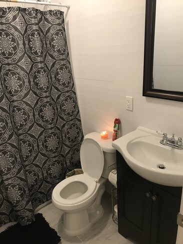bathroom - 2313 pacific St