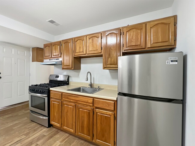 Foto del edificio - 32 Kelly Blvd