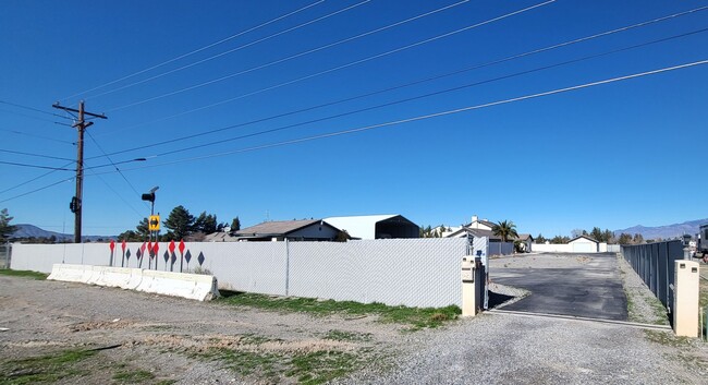 Building Photo - CALVADA VALLEY U.3 - Gamebird Rd., Unit A