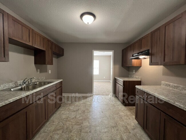Building Photo - 248 Vaal Ave
