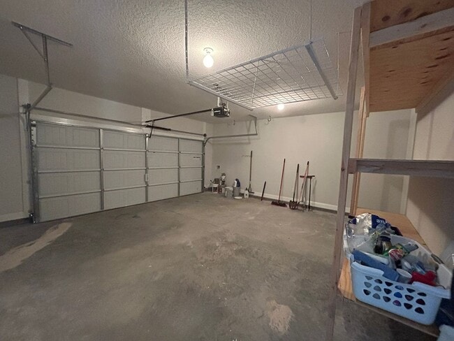 Building Photo - 394 Rutledge Dr