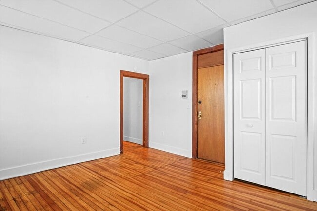 Building Photo - 33 Franklin St